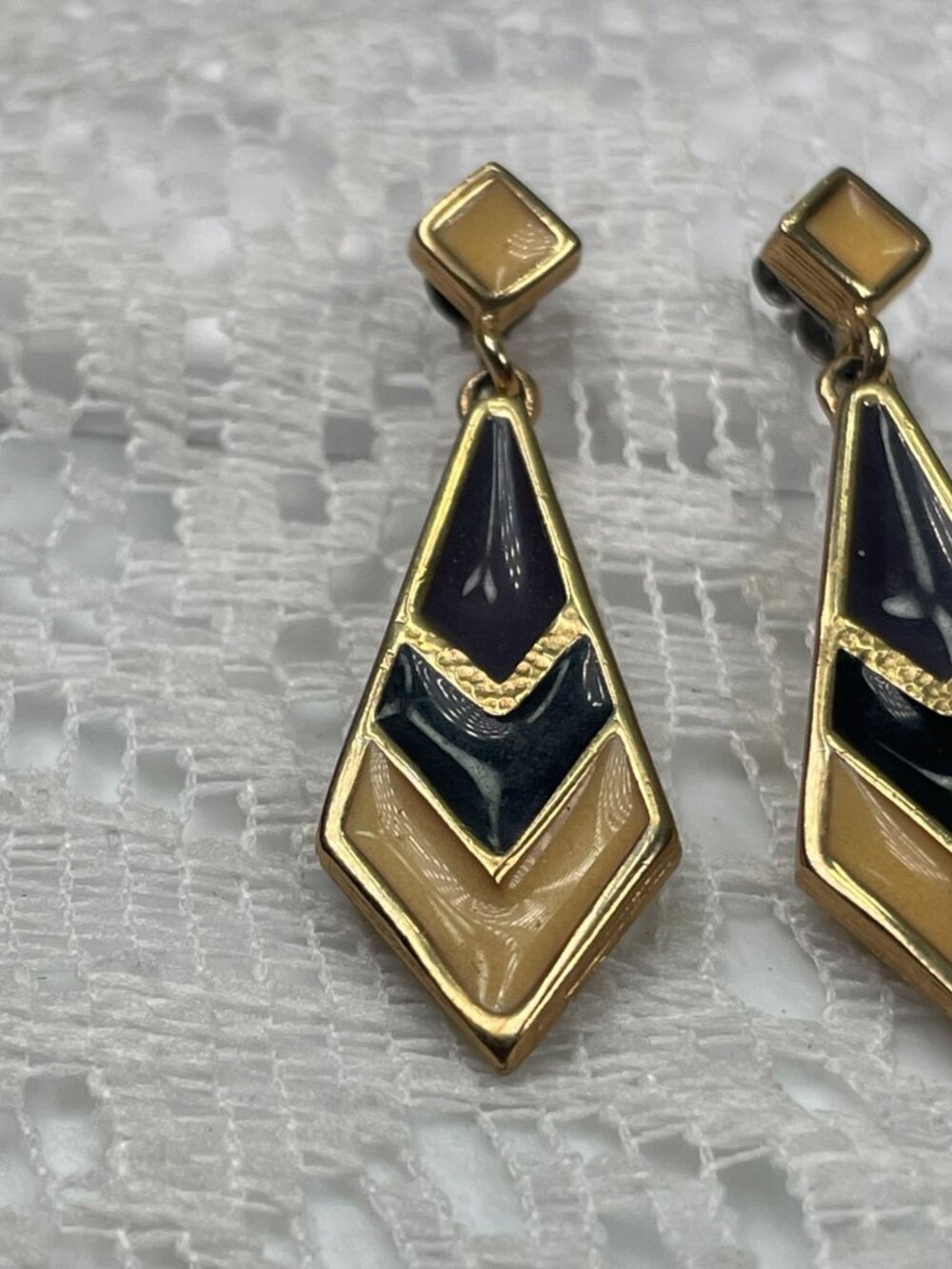 Vintage Park Lane Drop Earrings Gold-Tone Chevron Design Beige & Black Enamel Ge - Picture 4 of 13